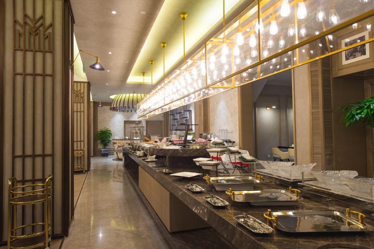 Jinjiang Metropolo Hotel Classic Nanjing Road Шанхай Екстериор снимка